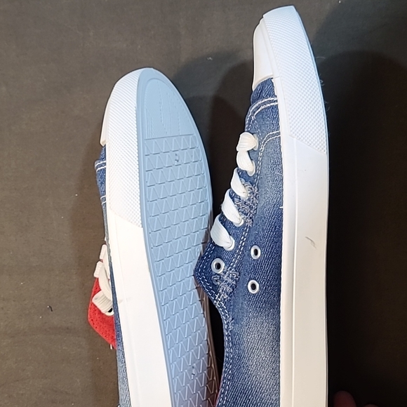 Women's Bobbie & Brooks blue and red Sneakers size 8 - Picture 7 of 8